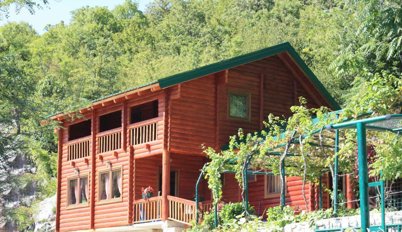 Holiday Village Ostrog Nikšić Екстериор снимка